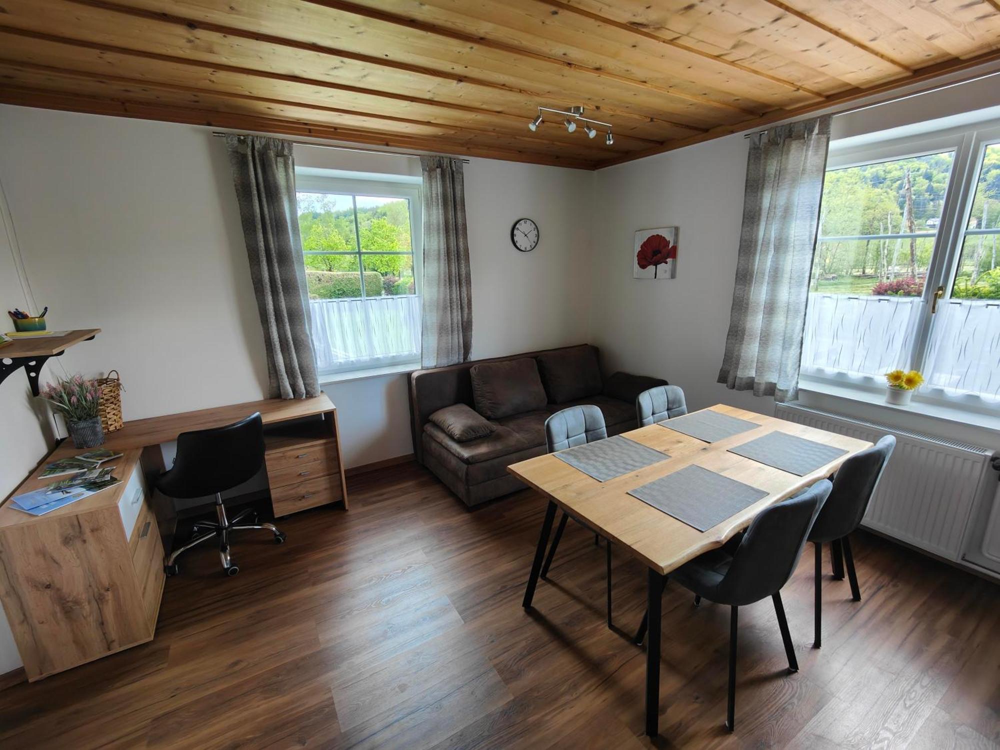 Ferienwohnung Am Freibad ลอยช์ชาค ภายนอก รูปภาพ