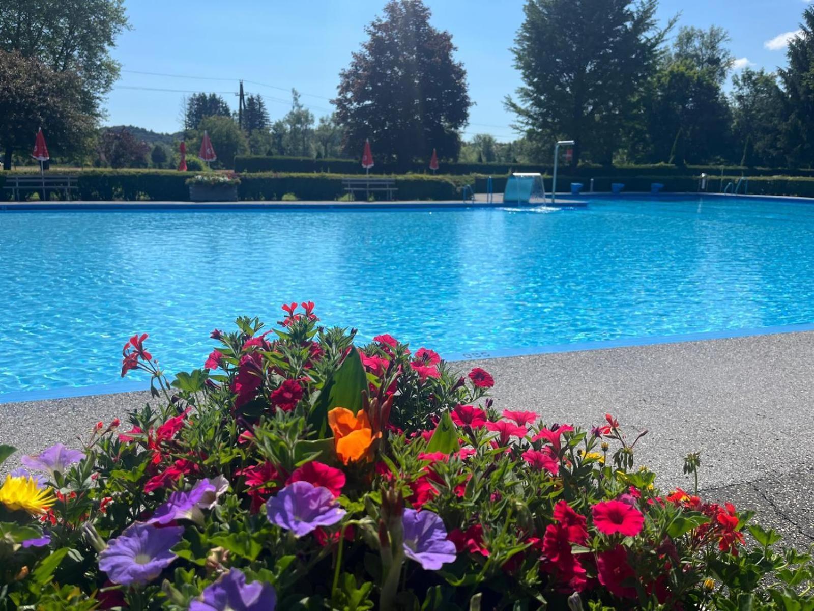Ferienwohnung Am Freibad ลอยช์ชาค ภายนอก รูปภาพ